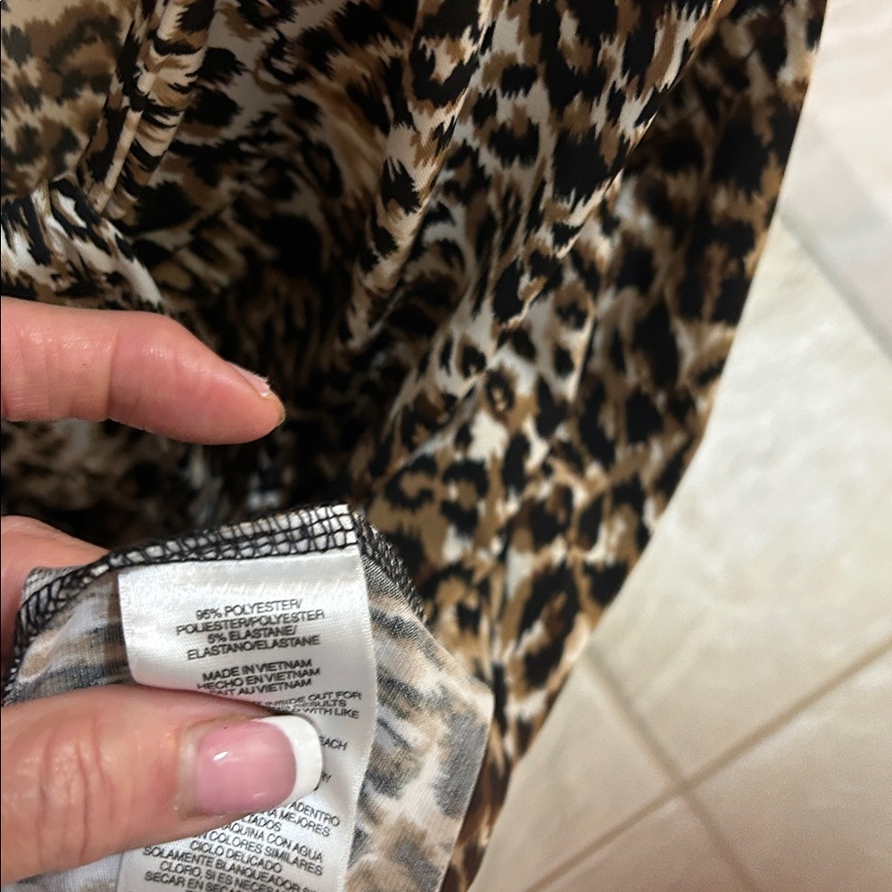 Kasper Animal Print Sleeveless Blouse - Picture 4 of 10